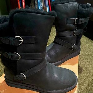 UGG BECKET LEATHER BOOTS, NWOT, water resistant, medium height, black size 9